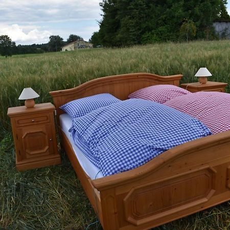 Open Air, Bett Im Kornfeld Hotel Finning Bagian luar foto